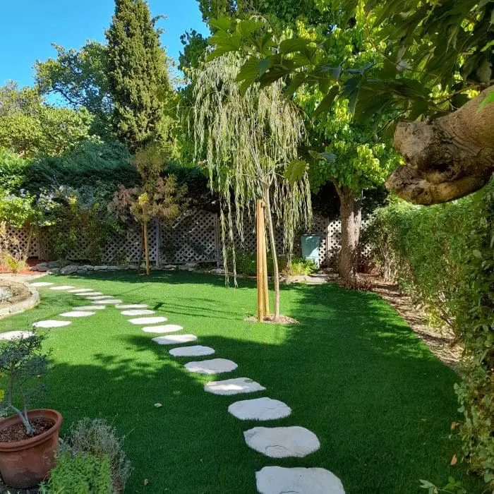 Rénovation de jardin durable en Gazon en plaques Aix-en-Provence Paysagiste professionnel