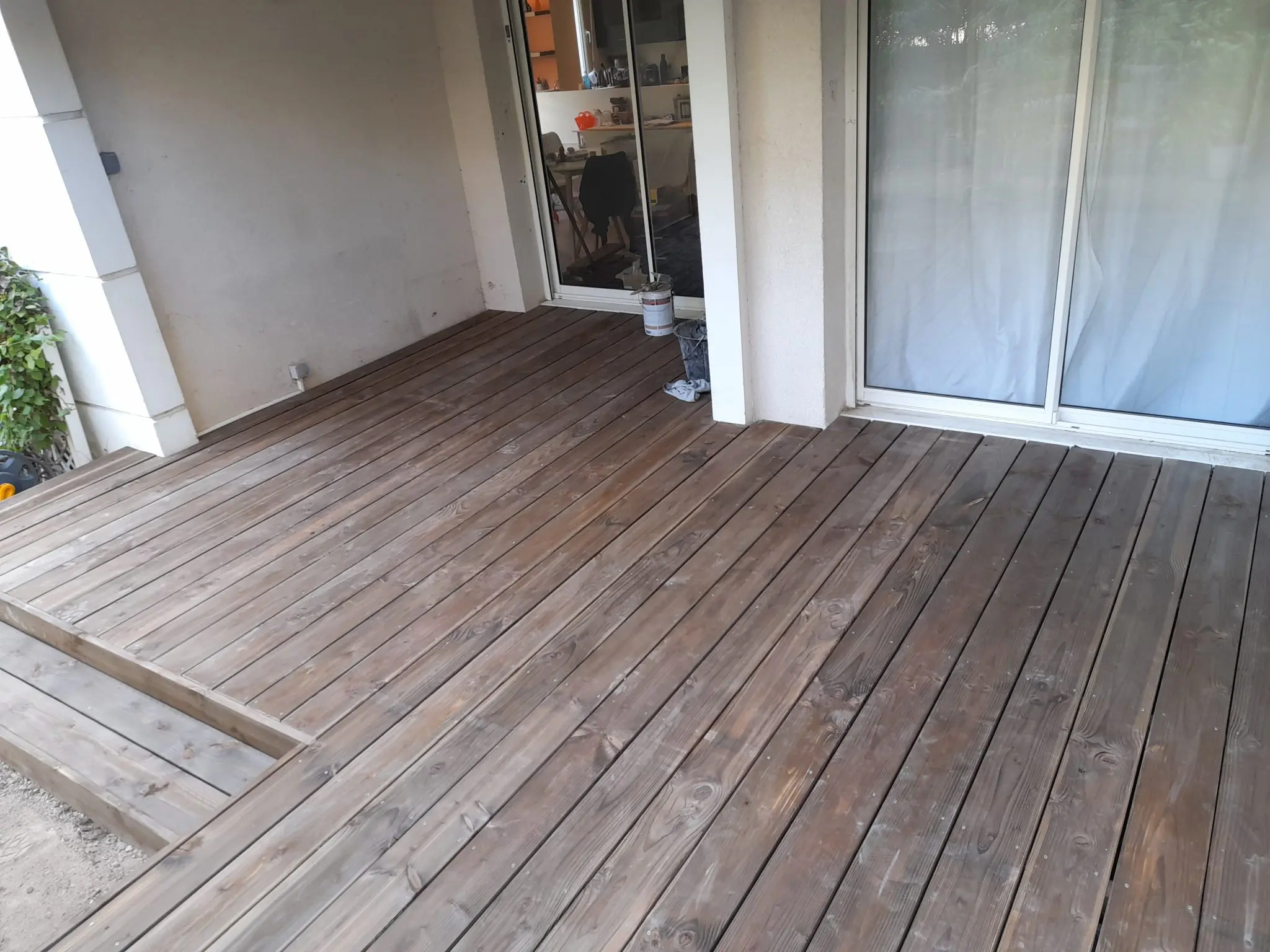 Terrasse en bois Douglas réalisée à Aix-en-Provence par notre paysagiste professionnel